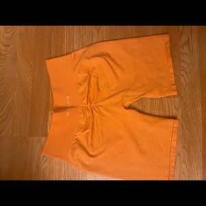 BURN ORANGE NVGTN SCRUNCH SHORTS XL